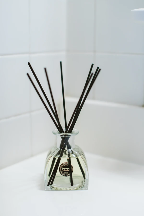 Geurstokjes Sweet Magnolia 120ml - Bridgewater 2 Geurstokjes Sweet Magnolia 120ml - Bridgewater - Afbeelding 2