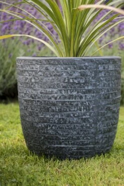 Bloempot Utah Egg - D34 X H33cm - Donkergrijs -Botanische Tuin utah egg pot graphite d34h33 bloempot 7 8